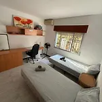 Met Zwembad